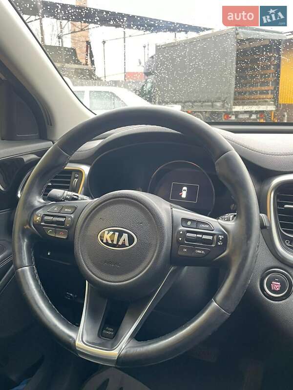 Позашляховик / Кросовер Kia Sorento 2017 в Бориславі