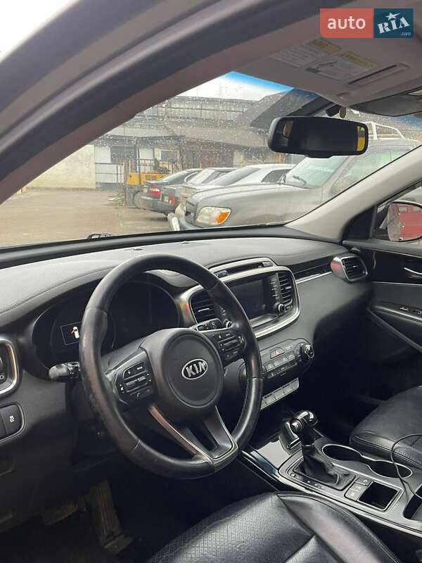 Позашляховик / Кросовер Kia Sorento 2017 в Бориславі