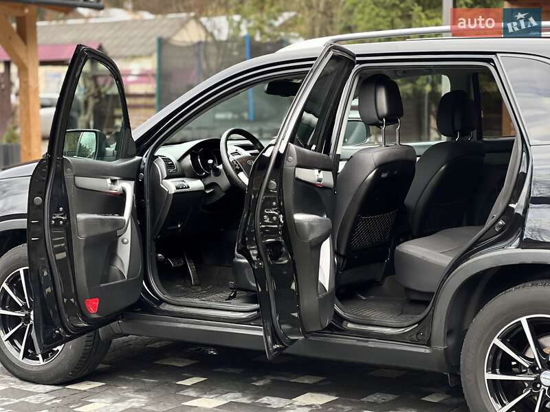 Позашляховик / Кросовер Kia Sorento 2012 в Ужгороді