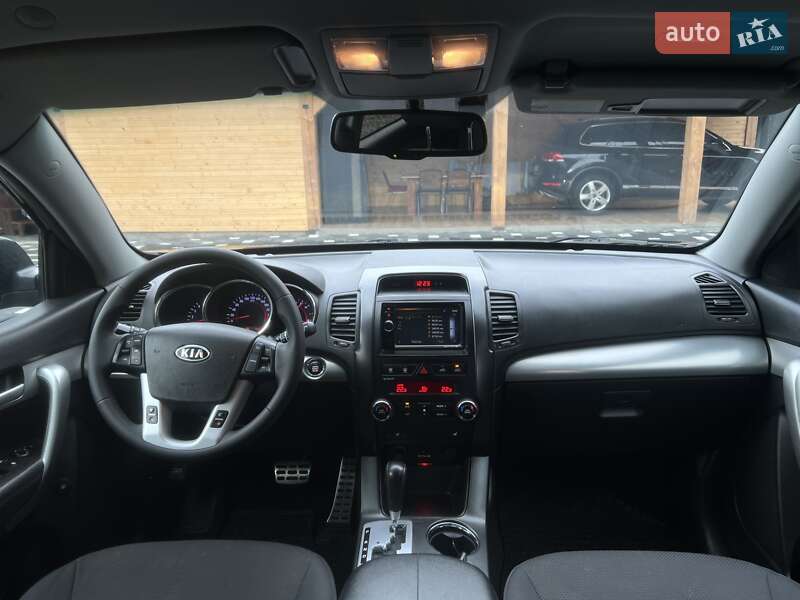 Позашляховик / Кросовер Kia Sorento 2012 в Ужгороді