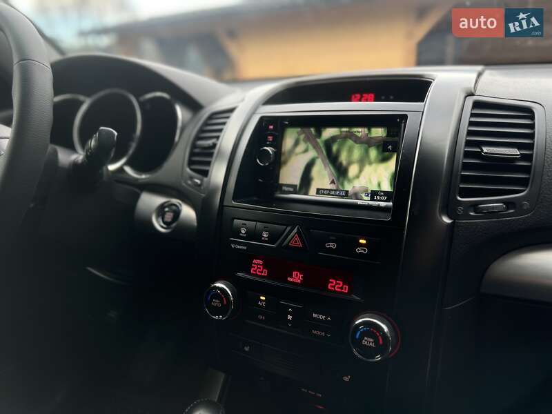 Позашляховик / Кросовер Kia Sorento 2012 в Ужгороді
