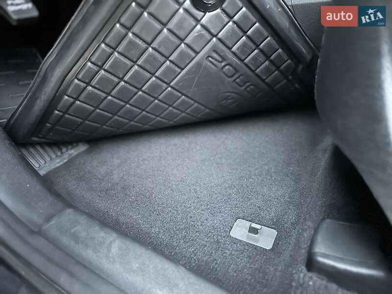 Позашляховик / Кросовер Kia Sorento 2017 в Одесі фото 40 Позашляховик / Кросовер Kia Sorento 2017 в Одесі