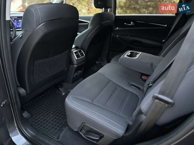 Позашляховик / Кросовер Kia Sorento 2017 в Одесі фото 45 Позашляховик / Кросовер Kia Sorento 2017 в Одесі