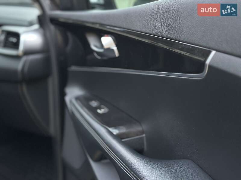 Позашляховик / Кросовер Kia Sorento 2017 в Одесі фото 59 Позашляховик / Кросовер Kia Sorento 2017 в Одесі