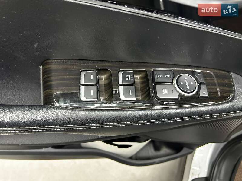 Позашляховик / Кросовер Kia Sorento 2019 в Чернівцях