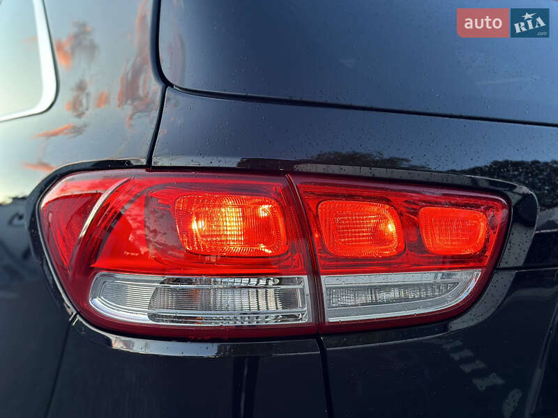 Внедорожник / Кроссовер Kia Sorento 2015 в Владимире фото 27 Внедорожник / Кроссовер Kia Sorento 2015 в Владимире