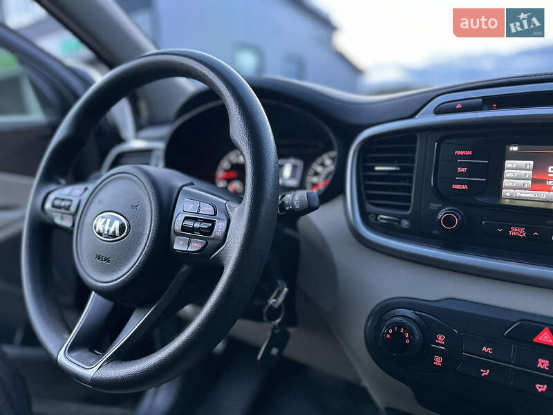 Внедорожник / Кроссовер Kia Sorento 2015 в Владимире фото 69 Внедорожник / Кроссовер Kia Sorento 2015 в Владимире