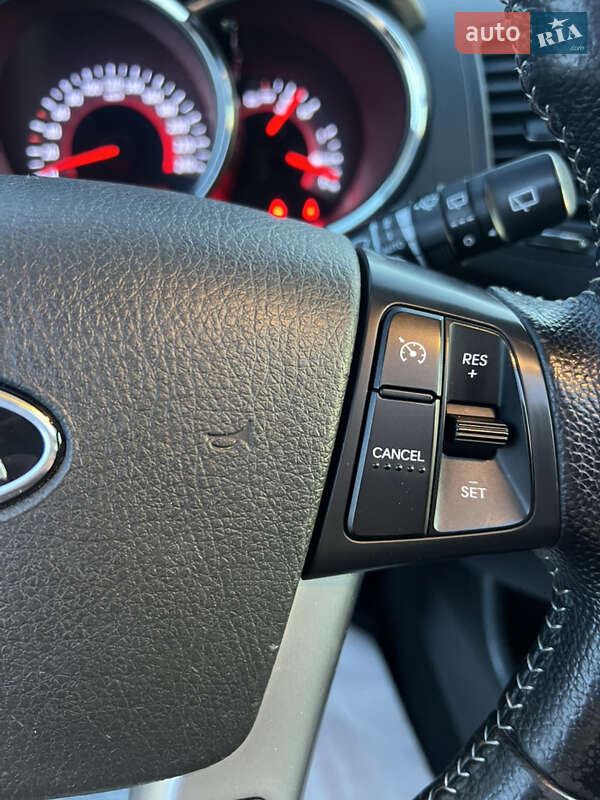 Позашляховик / Кросовер Kia Sorento 2012 в Луцьку