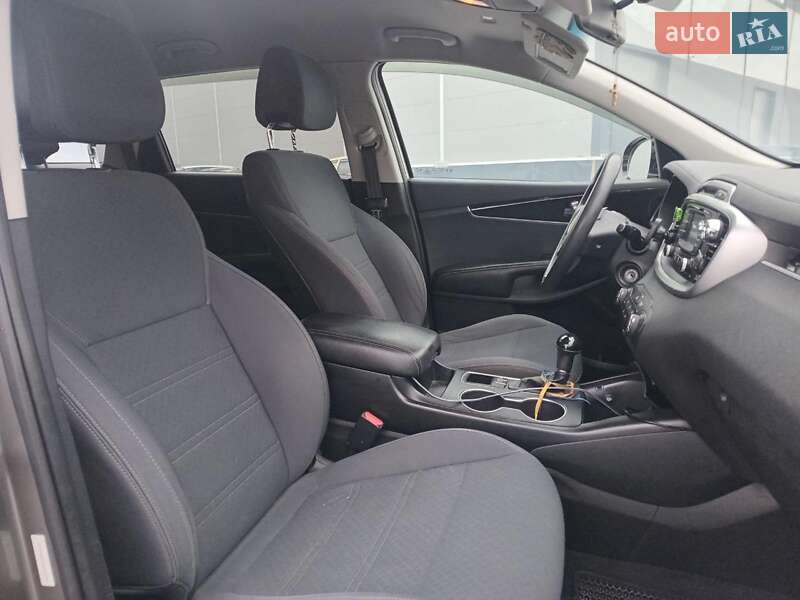 Внедорожник / Кроссовер Kia Sorento 2015 в Львове фото 29 Внедорожник / Кроссовер Kia Sorento 2015 в Львове