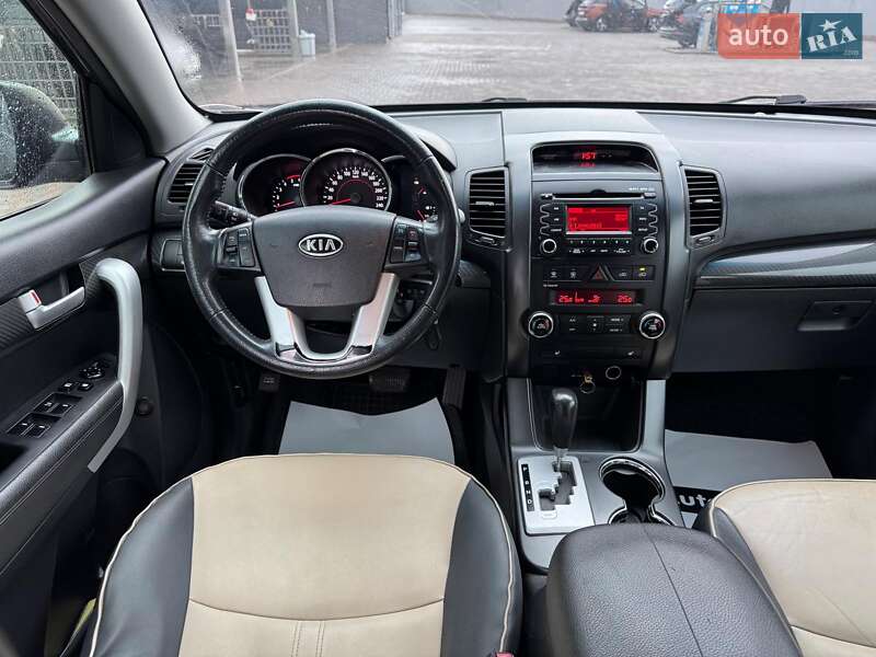 Позашляховик / Кросовер Kia Sorento 2010 в Запоріжжі