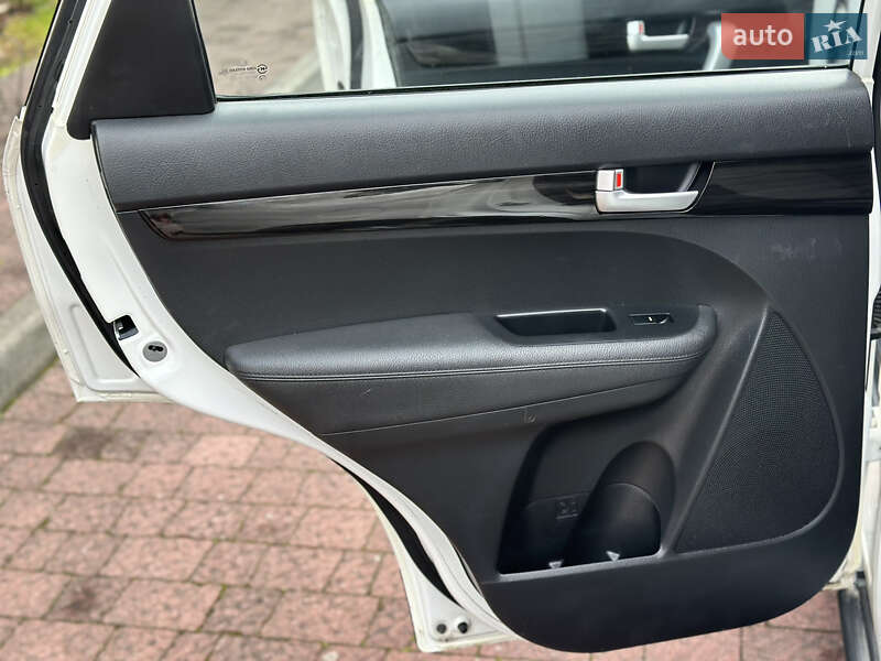 Внедорожник / Кроссовер Kia Sorento 2009 в Стрые