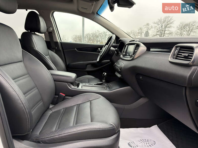 Внедорожник / Кроссовер Kia Sorento 2015 в Радивилове фото 38 Внедорожник / Кроссовер Kia Sorento 2015 в Радивилове