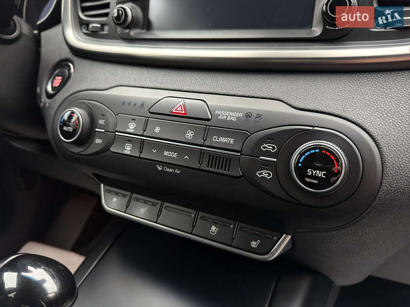Внедорожник / Кроссовер Kia Sorento 2015 в Радивилове фото 42 Внедорожник / Кроссовер Kia Sorento 2015 в Радивилове