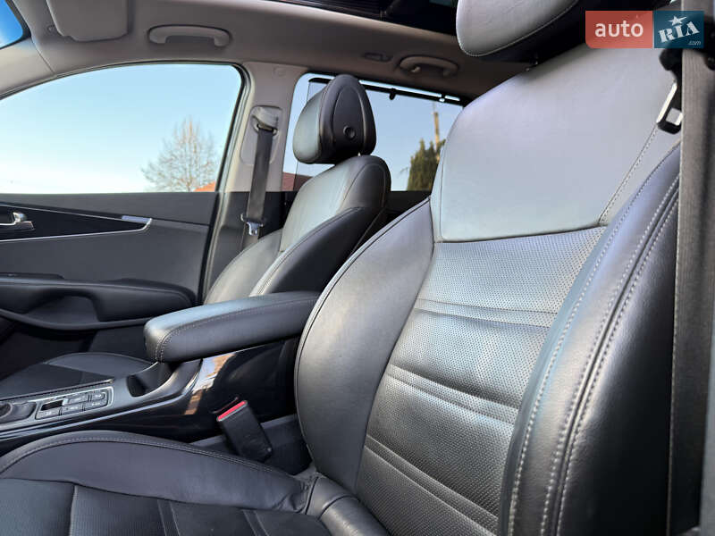 Позашляховик / Кросовер Kia Sorento 2016 в Стрию