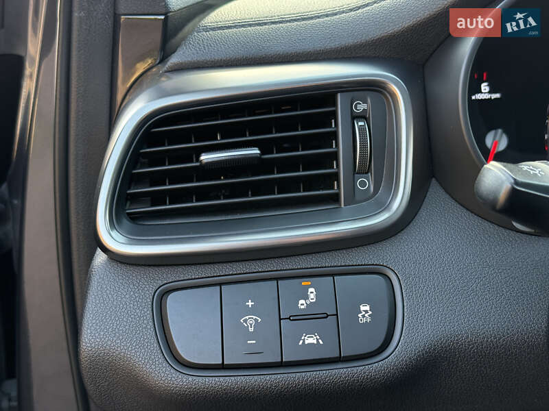 Позашляховик / Кросовер Kia Sorento 2016 в Стрию