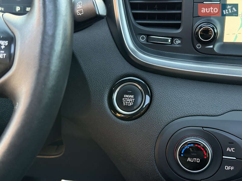 Позашляховик / Кросовер Kia Sorento 2016 в Стрию