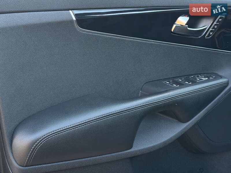 Позашляховик / Кросовер Kia Sorento 2016 в Стрию