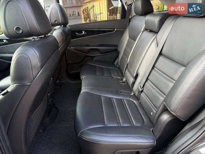Позашляховик / Кросовер Kia Sorento 2016 в Стрию