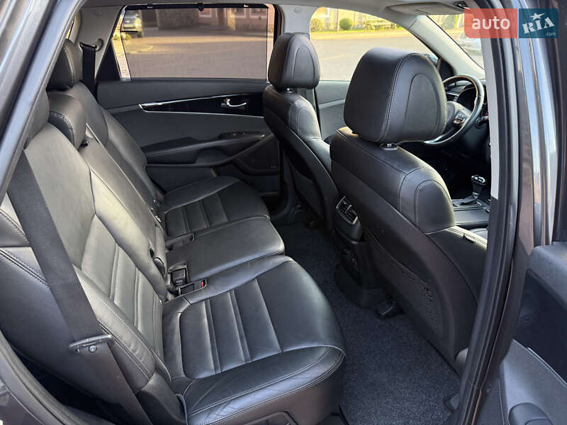 Позашляховик / Кросовер Kia Sorento 2016 в Стрию