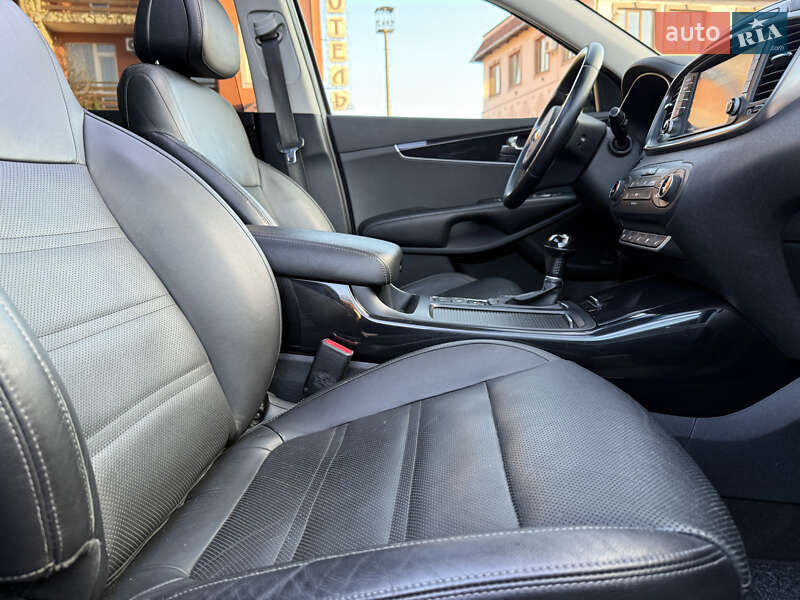 Позашляховик / Кросовер Kia Sorento 2016 в Стрию