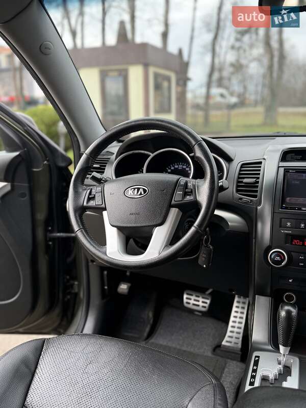 Внедорожник / Кроссовер Kia Sorento 2010 в Стрые