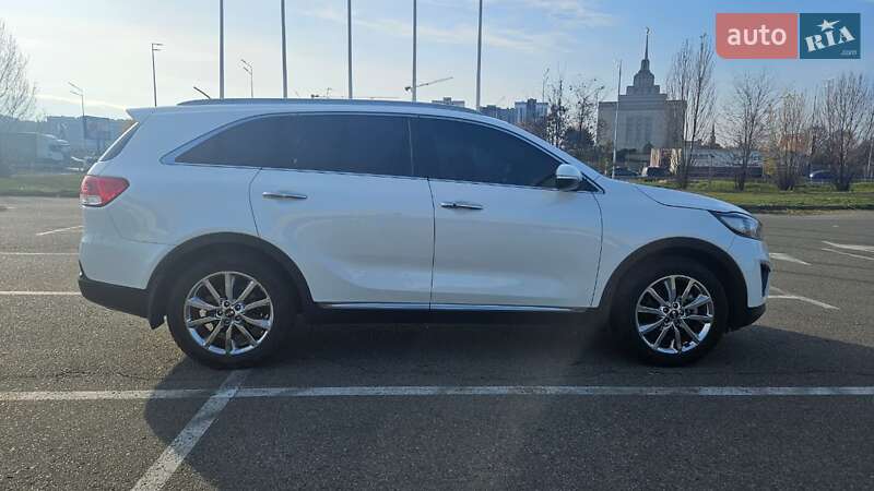 Позашляховик / Кросовер Kia Sorento 2015 в Києві