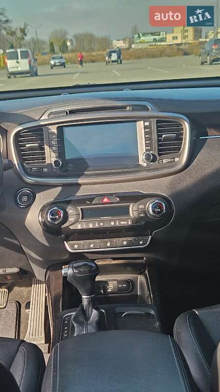 Позашляховик / Кросовер Kia Sorento 2015 в Києві
