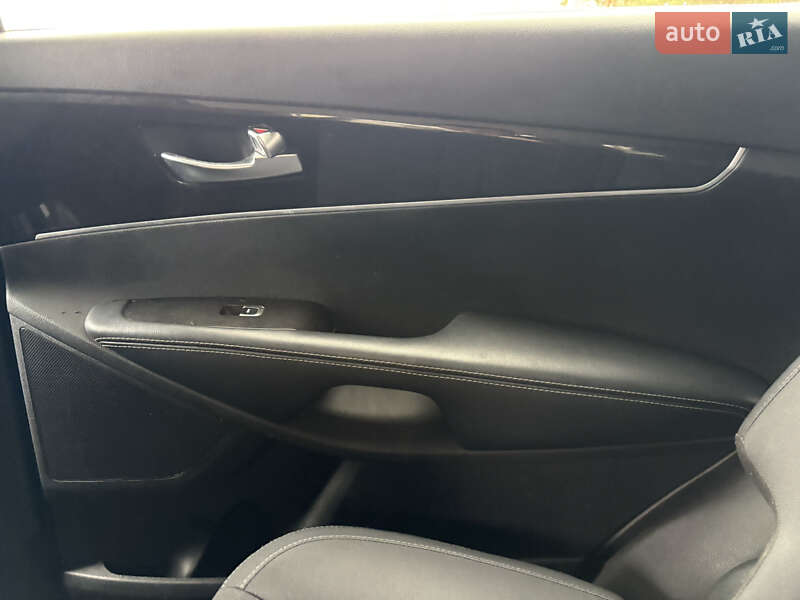Позашляховик / Кросовер Kia Sorento 2016 в Володимирі