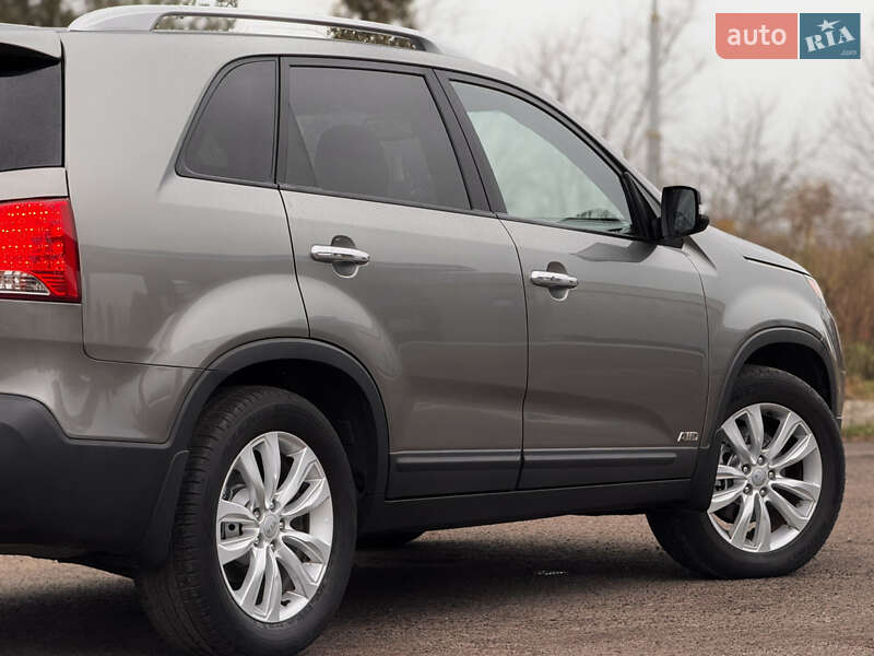 Позашляховик / Кросовер Kia Sorento 2012 в Радивиліві