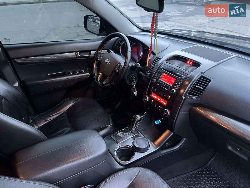 Внедорожник / Кроссовер Kia Sorento 2012 в Николаеве