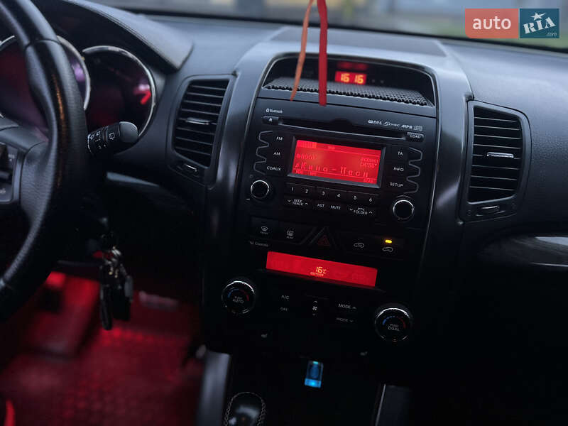 Внедорожник / Кроссовер Kia Sorento 2012 в Николаеве