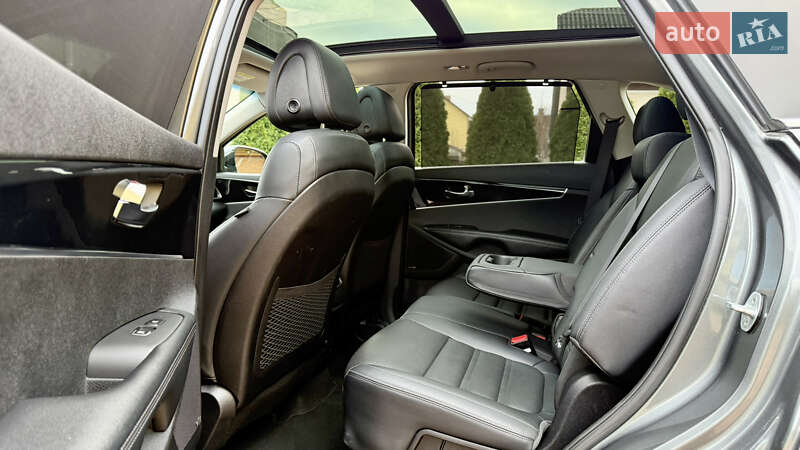 Внедорожник / Кроссовер Kia Sorento 2015 в Черновцах