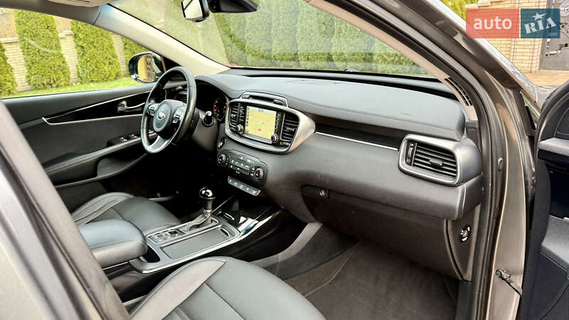 Внедорожник / Кроссовер Kia Sorento 2015 в Черновцах