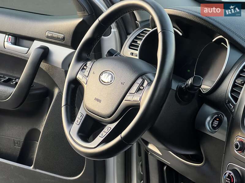 Внедорожник / Кроссовер Kia Sorento 2013 в Дрогобыче