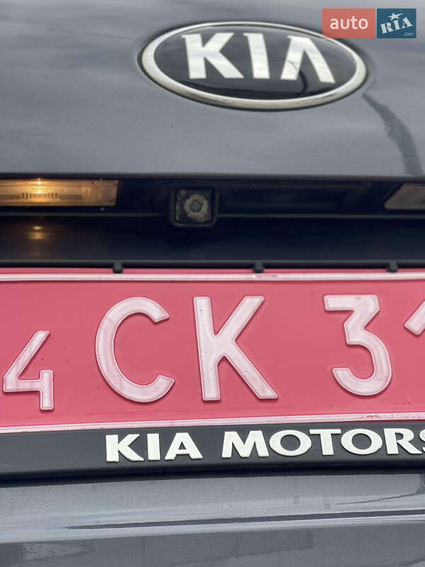 Внедорожник / Кроссовер Kia Sorento 2017 в Стрые