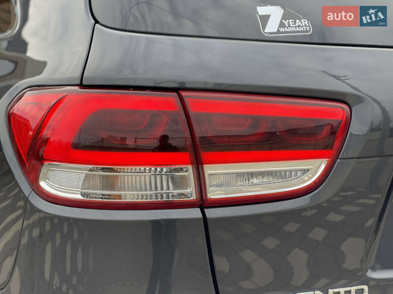 Внедорожник / Кроссовер Kia Sorento 2017 в Стрые