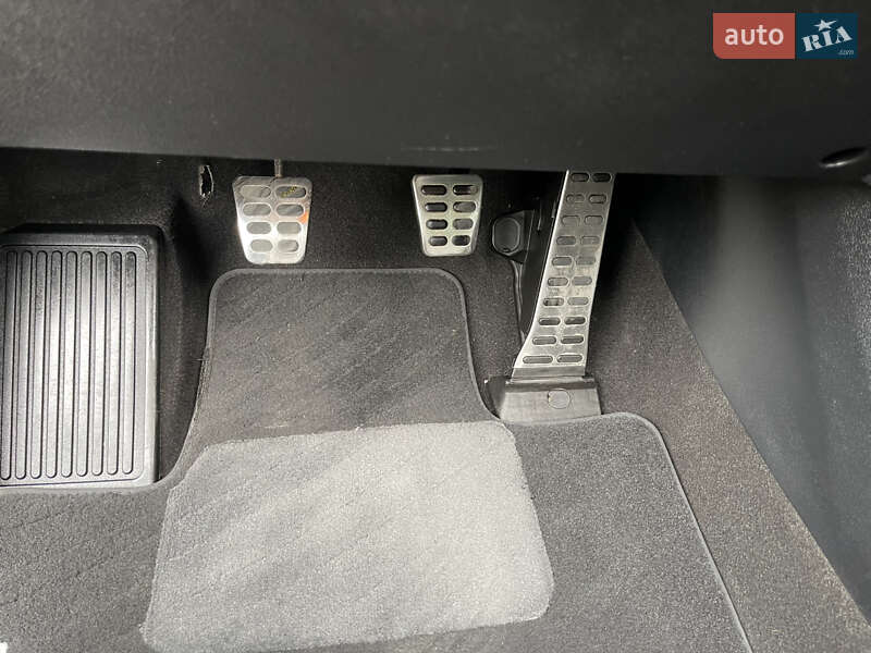 Внедорожник / Кроссовер Kia Sorento 2017 в Стрые