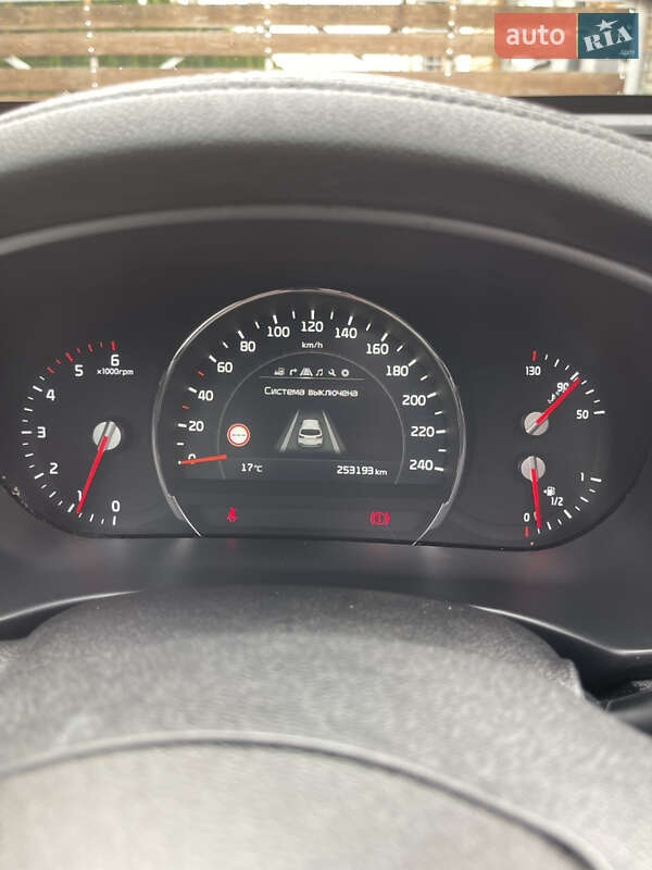 Внедорожник / Кроссовер Kia Sorento 2017 в Стрые