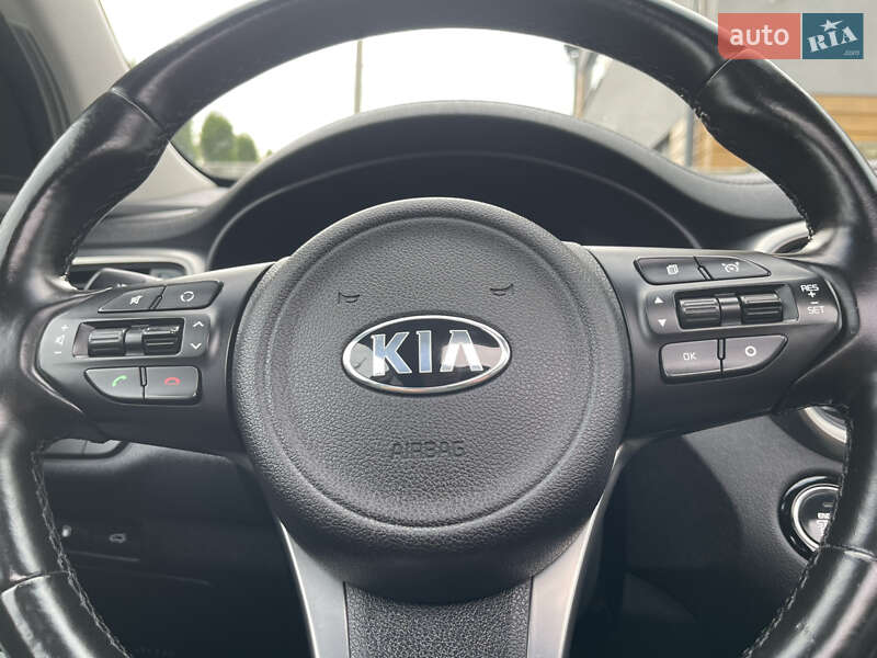 Внедорожник / Кроссовер Kia Sorento 2017 в Стрые