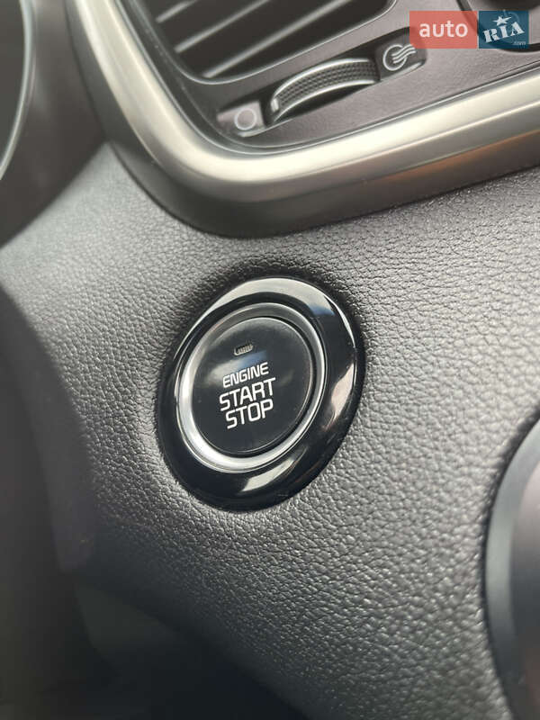 Внедорожник / Кроссовер Kia Sorento 2017 в Стрые