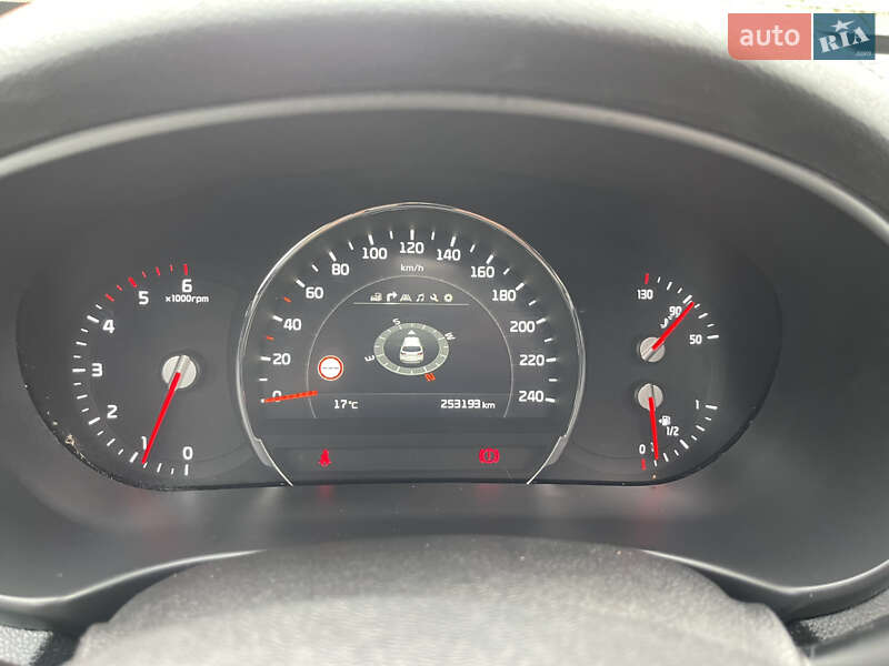 Внедорожник / Кроссовер Kia Sorento 2017 в Стрые