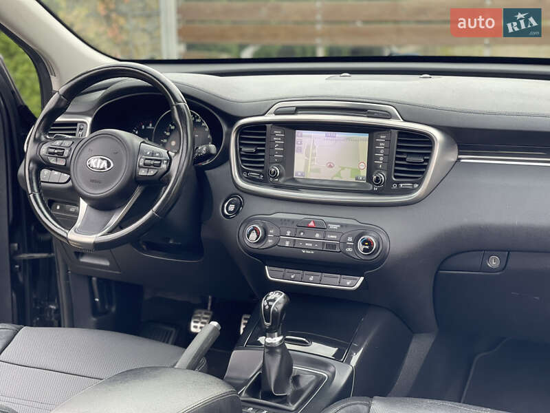 Внедорожник / Кроссовер Kia Sorento 2017 в Стрые