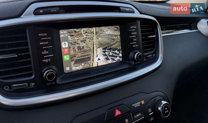 Позашляховик / Кросовер Kia Sorento 2016 в Львові