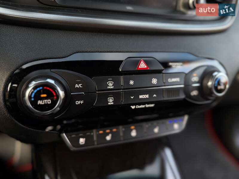 Внедорожник / Кроссовер Kia Sorento 2017 в Киеве