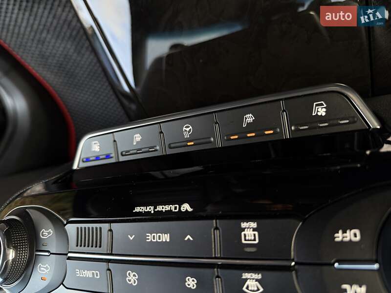 Внедорожник / Кроссовер Kia Sorento 2017 в Киеве