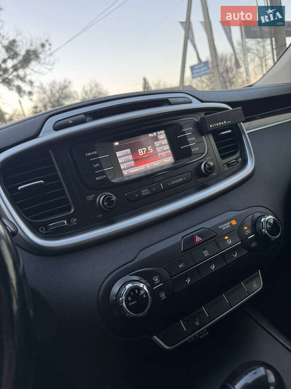 Внедорожник / Кроссовер Kia Sorento 2016 в Лубнах