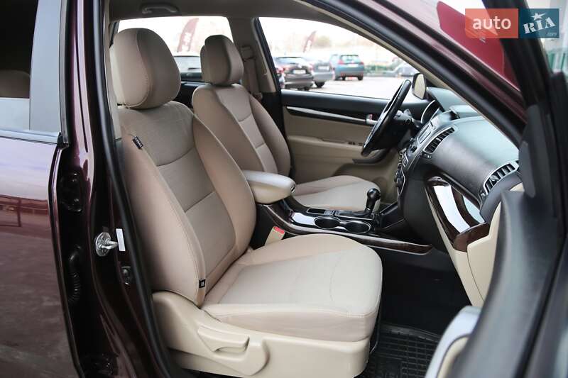 Внедорожник / Кроссовер Kia Sorento 2013 в Киеве