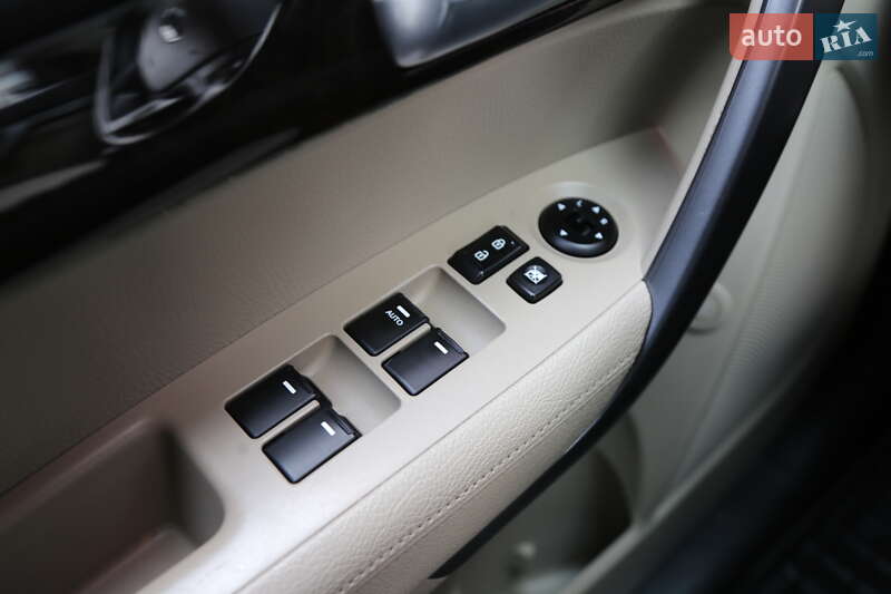 Внедорожник / Кроссовер Kia Sorento 2013 в Киеве