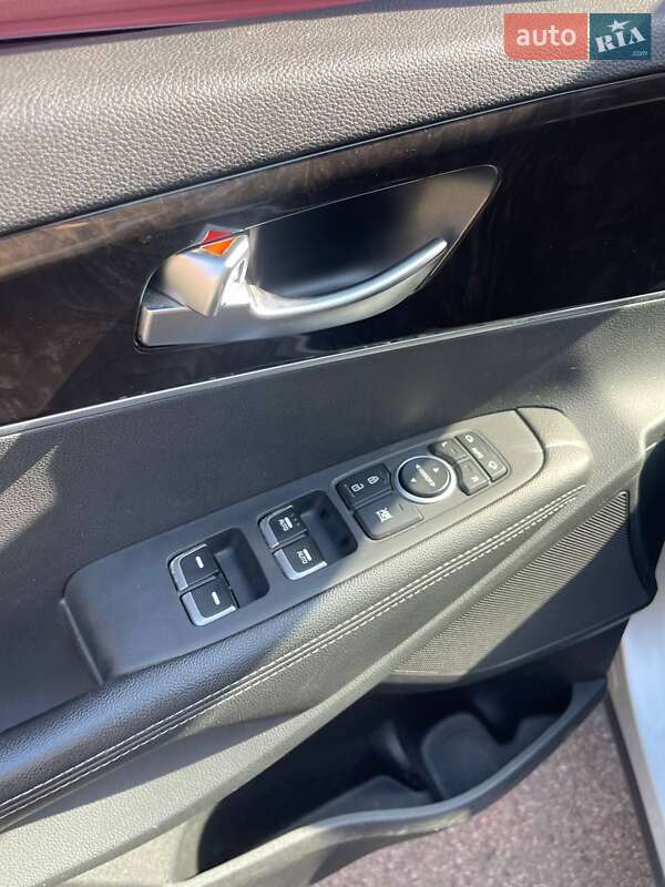 Внедорожник / Кроссовер Kia Sorento 2016 в Киеве