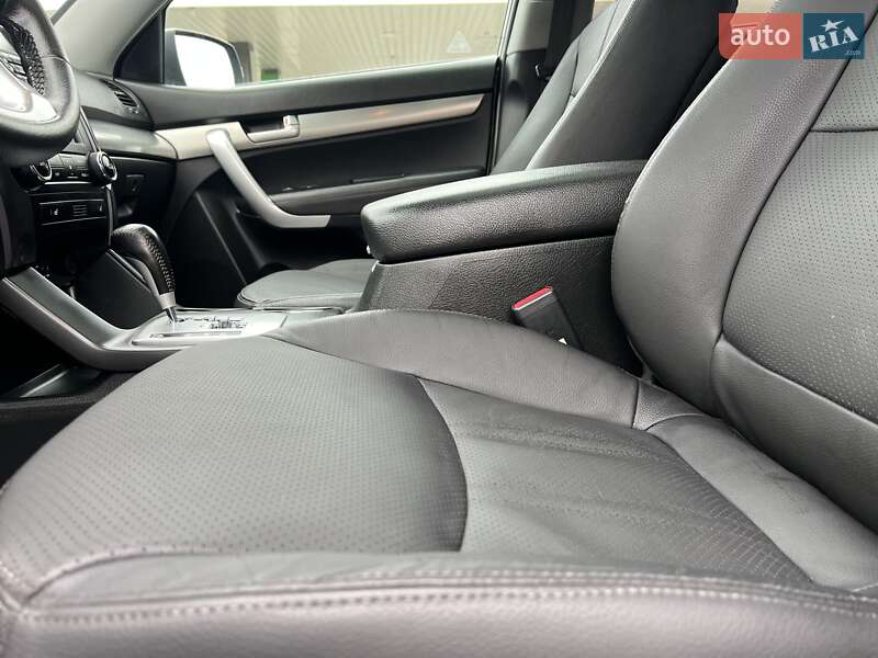 Внедорожник / Кроссовер Kia Sorento 2012 в Житомире